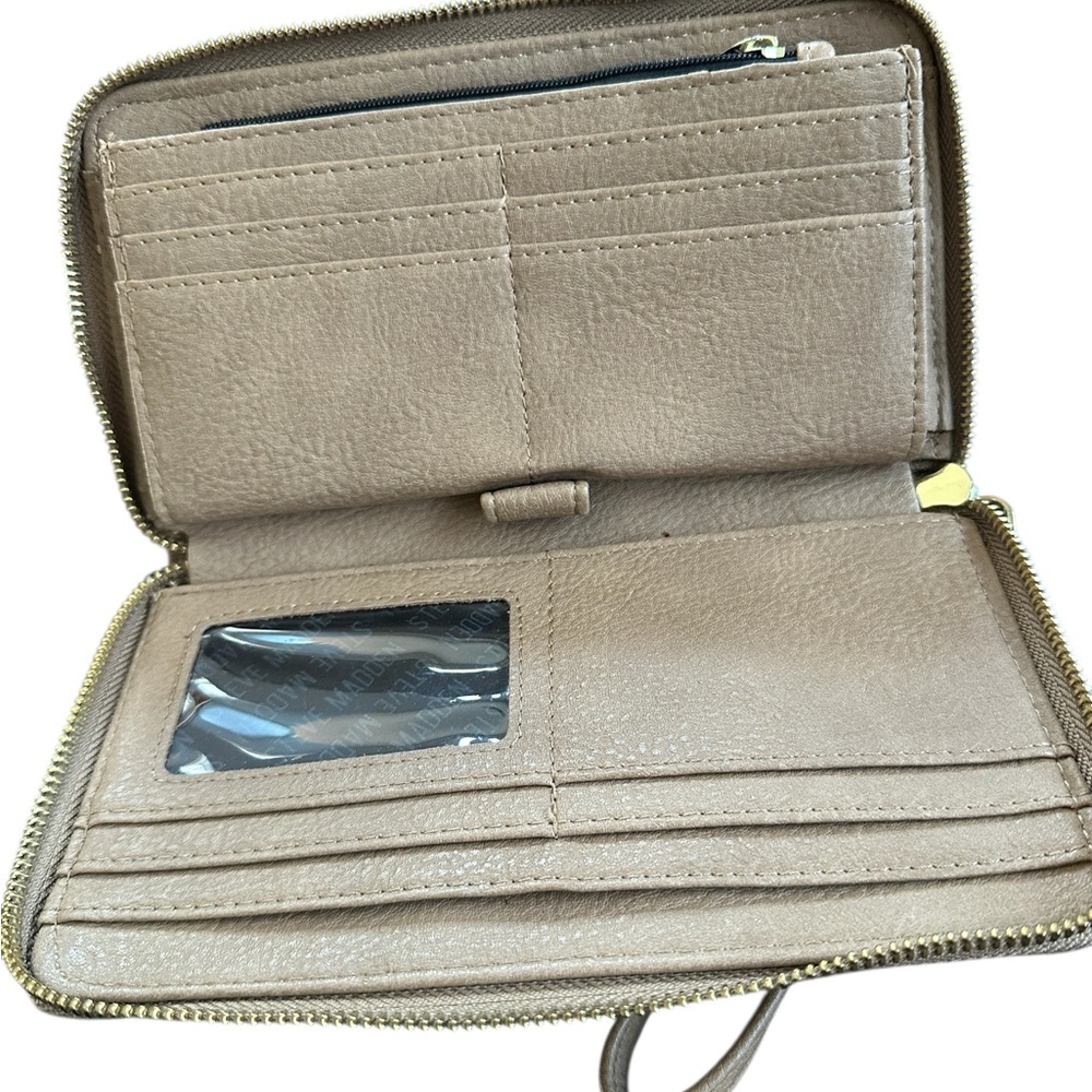 Steve Madden Logo Embossed Wallet Wristlet Clutch Multi pocket - Picture 4 of 5